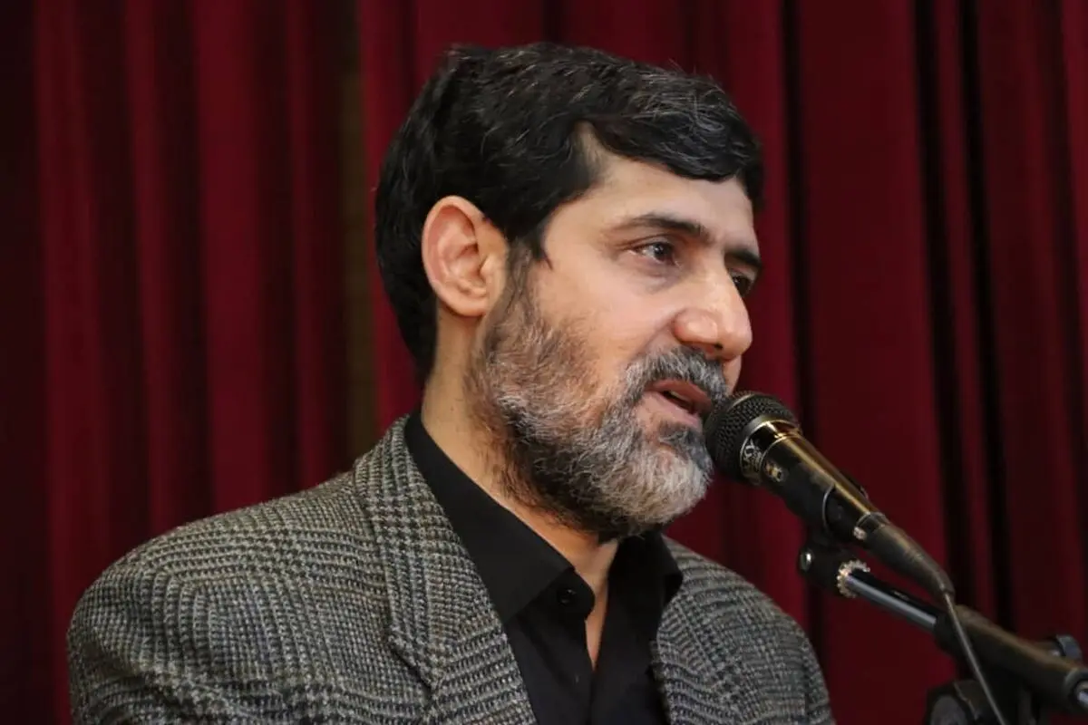 در مملکتی که به خانواده های شهدا توهین می کنند باید برویم بمیریم