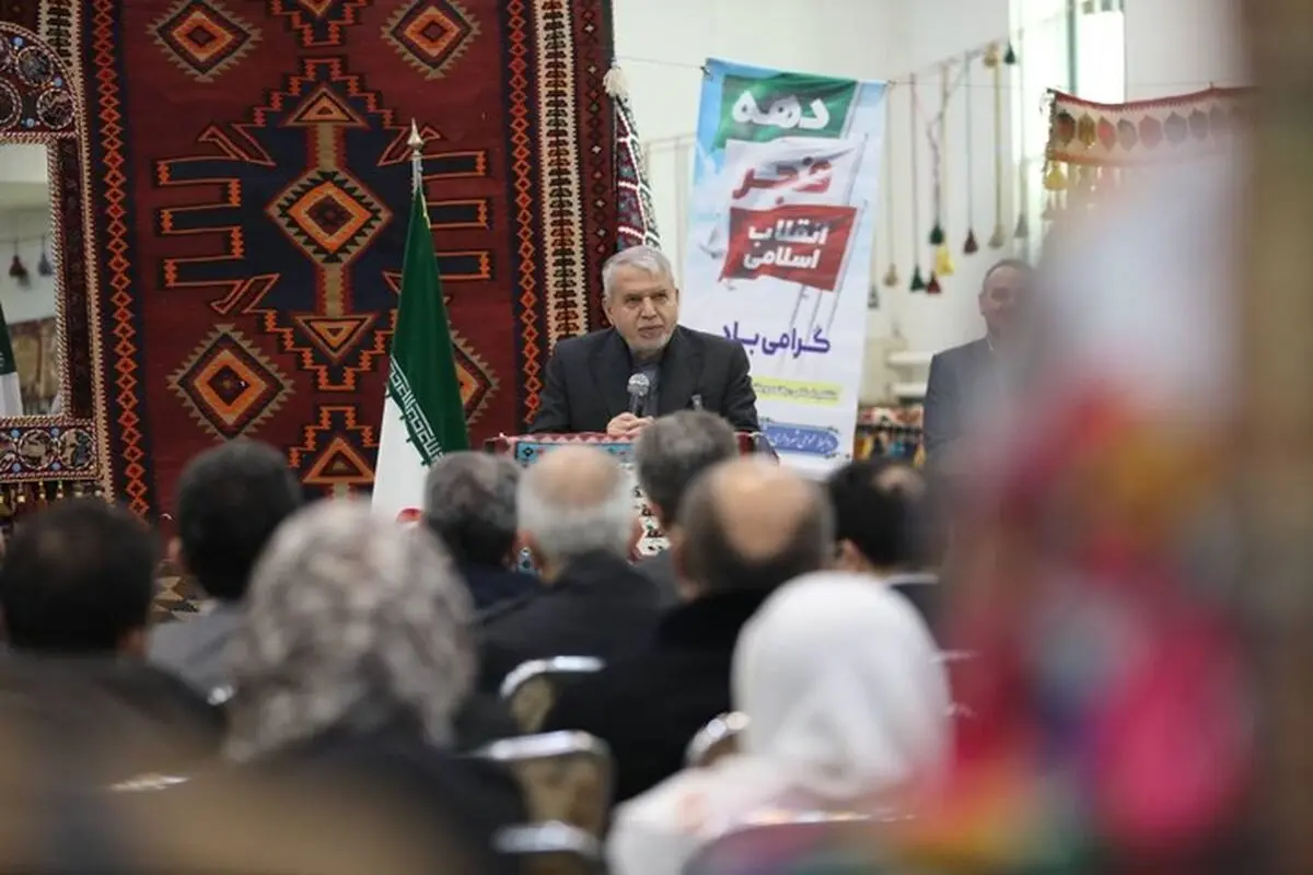 زنان گلیم‌باف عنبران هنری در تراز جهانی می‌آفرینند/ عنبران شایسته ثبت‌جهانی است