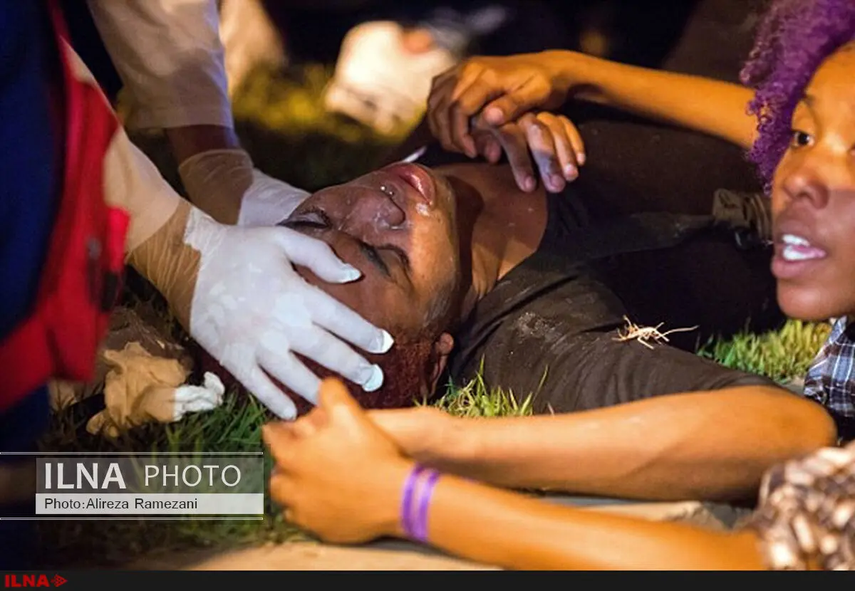 فیلم /حاشیه های المپیک /  استفاده از گاز اشک آور پلیس برای پراکنده کردن معترضان ضد المپیک خارج از ورزشگاه مارکانا