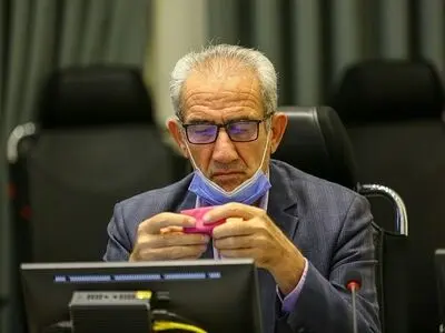 شهردار اصفهان، کارت منزلت بازنشستگان را عملیاتی کند