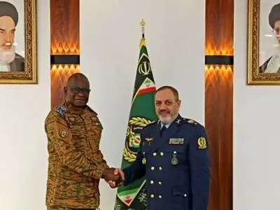 وزیر دفاع: روابط با کشور‌های انقلابی آفریقا گسترش می‌یابد