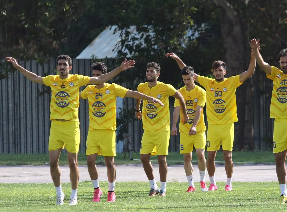 برگزاری تمرین حریف پرسپولیس همراه با لبخند و یک مهمان ناخوانده (عکس)