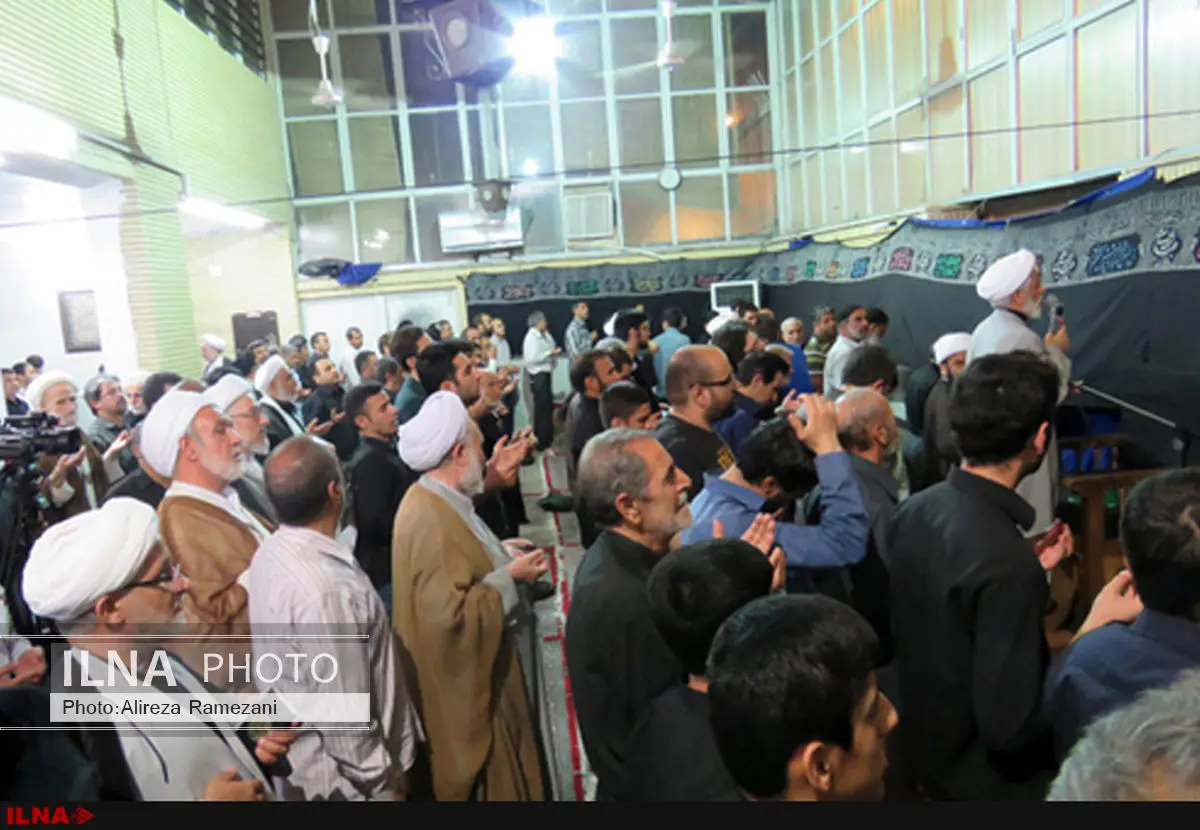 مراسم شب قدر در دفتر آیت الله صانعی برگزار شد