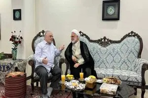 حضور رئیس قوه قضاییه در منزل عزت‌الله مطهری و عیادت از وی