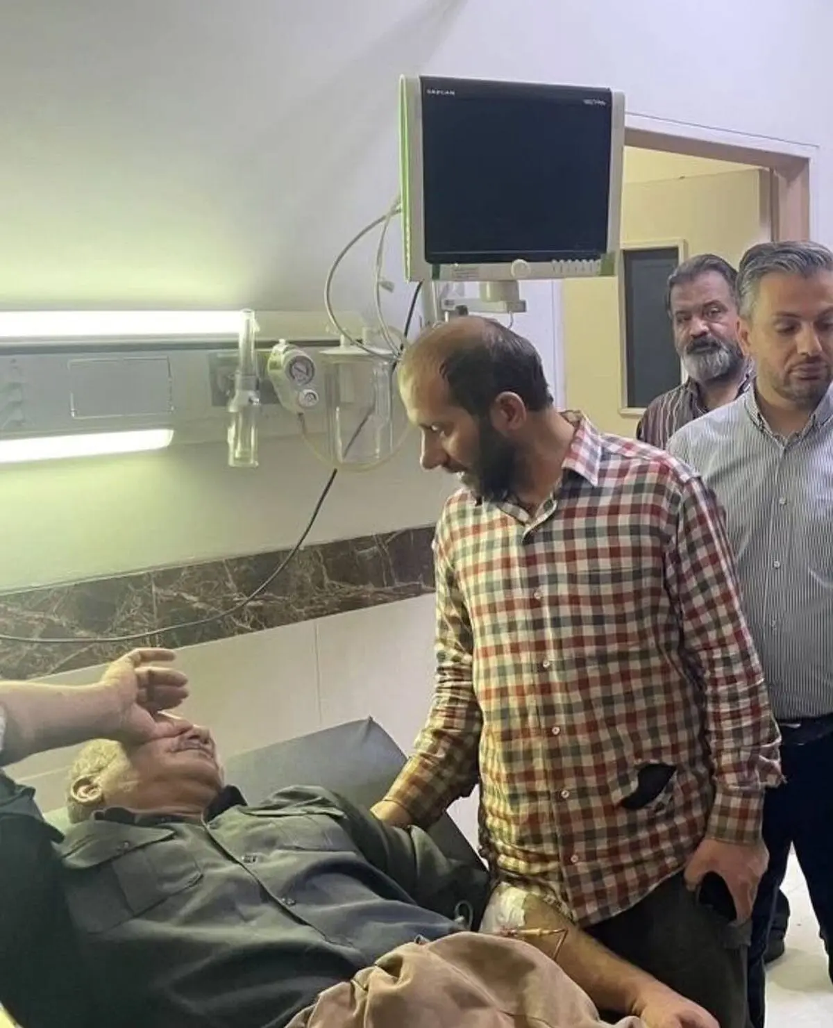 ریزش سقف مدرسه در حال ساخت در مهاباد / مصدومیت ۴ کارگر