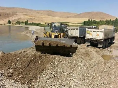 کشف بیش از ۴۱۰ تن شن و ماسه قاچاق در شهرستان رشت