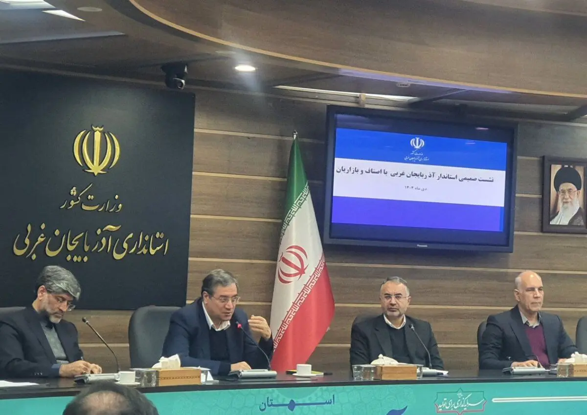 خدمت به مردم تعطیلی ندارد / کمبودی در تامین کالاهای اساسی وجود ندارد 