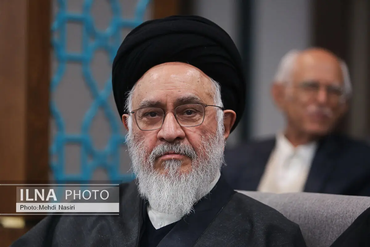 مسئولان از ملامت‌ها نگران نباشند؛ راهی را بروند که به آن ایمان دارند، حتی اگر منزوی شوند