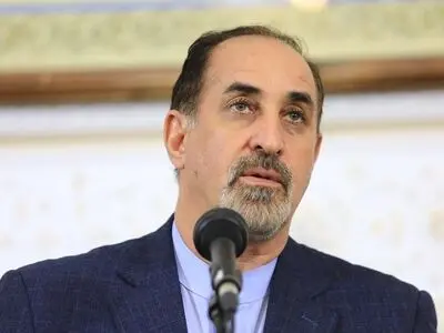 نظامی ملک طلق بشریت است/ سلب ایرانیت از نظامی گنجوی دلایل سیاسی دارد/ در سیاست خارجی دیپلماسی فرهنگی نداریم