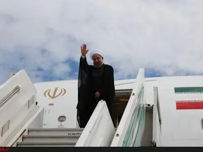 روحانی آستانه را به مقصد تهران ترک کرد