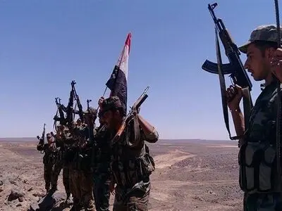 الجیش السوری وحلفاؤه یکسرون حصار داعش على دیر الزور