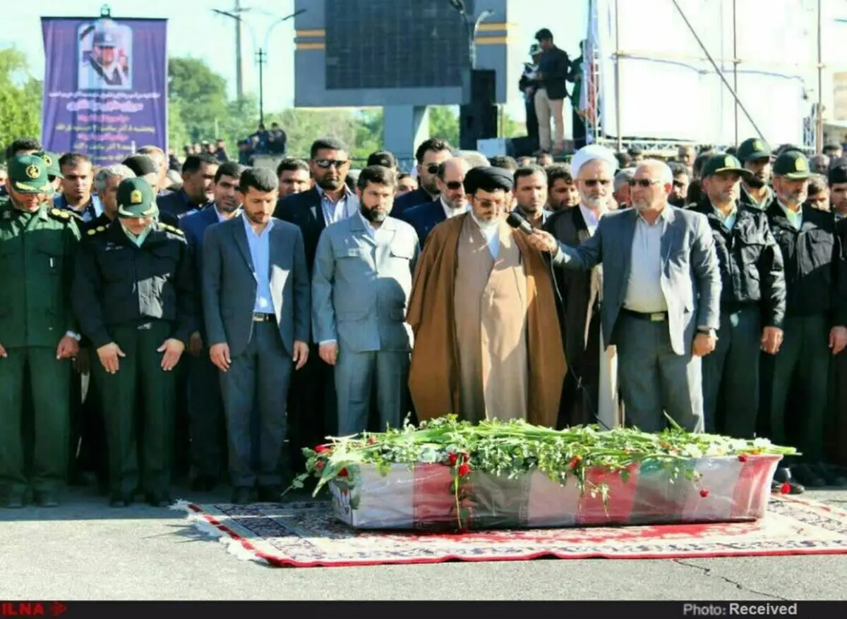 گزارش تصویری تشییع پیکر فرمانده شهید کلانتری ۲۰ زیباشهر دزفول