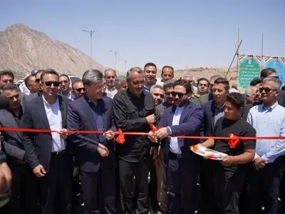 ۱۱.۵ کیلومتر از بزرگراه جهرم-لار-بندرعباس افتتاح شد/ ۴۵ کیلومتر دیگر تا پایان سال به بهره‌برداری می‌رسد
