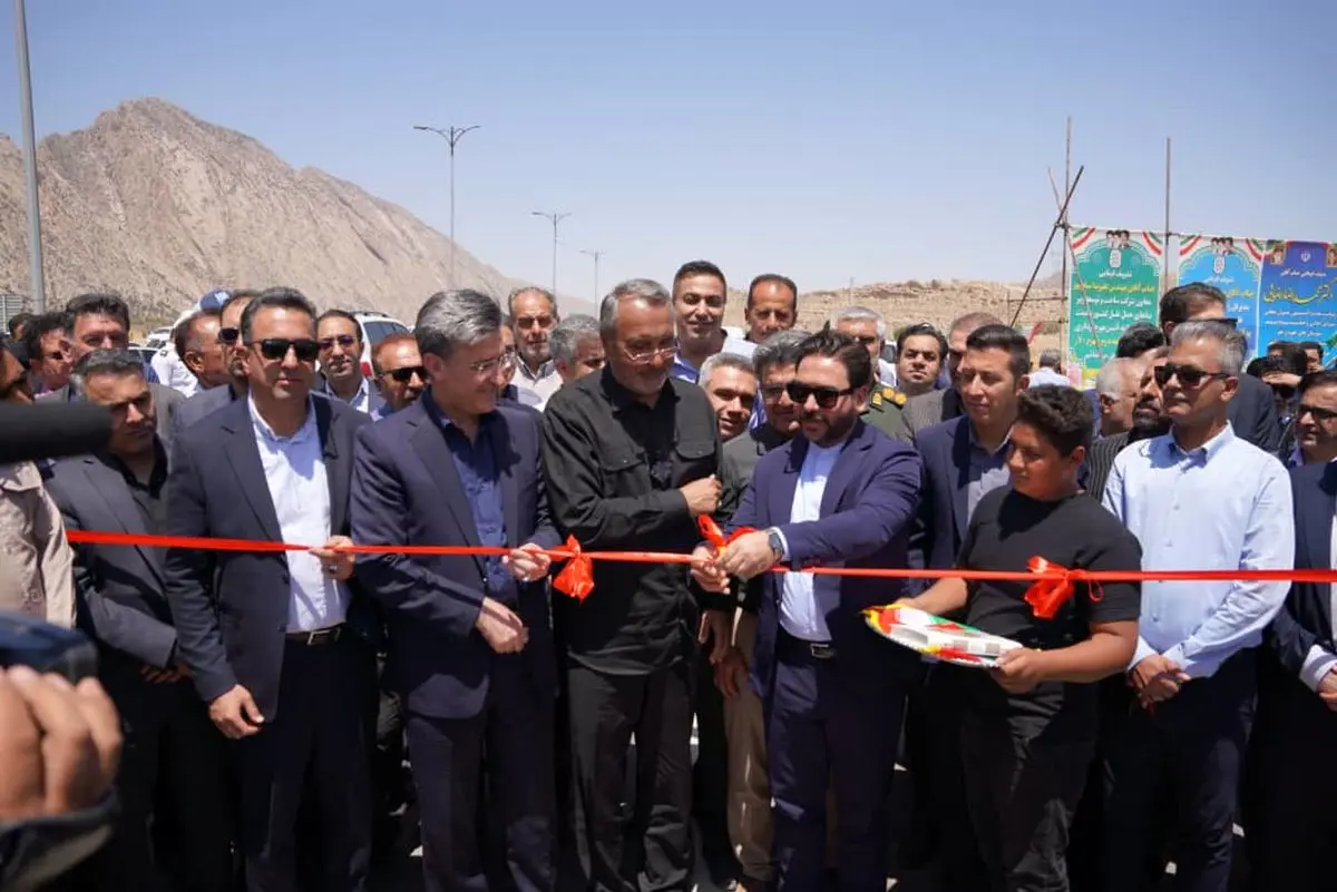 ۱۱.۵ کیلومتر از بزرگراه جهرم-لار-بندرعباس افتتاح شد/ ۴۵ کیلومتر دیگر تا پایان سال به بهره‌برداری می‌رسد