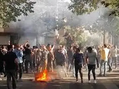 چرا نوجوانان به خیابان آمدند؟ 