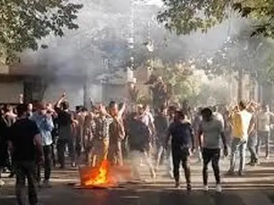 چرا نوجوانان به خیابان آمدند؟ 