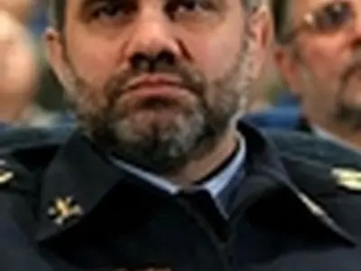 عیادت فرمانده نیروی هوایی ارتش از عکاس تاریخ‌ساز انقلاب