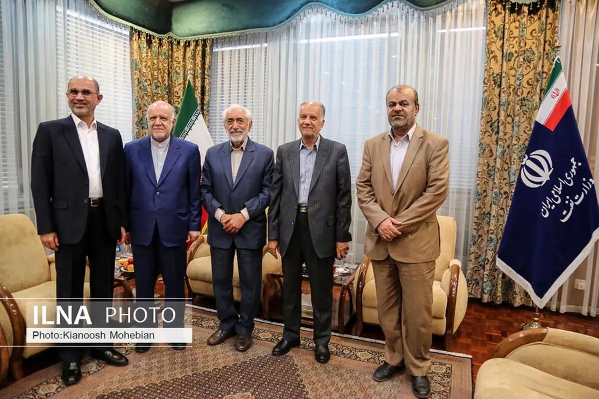 گزارش تصویری/ نشست هم‌اندیشی زنگنه با وزرای نفت بعد از انقلاب