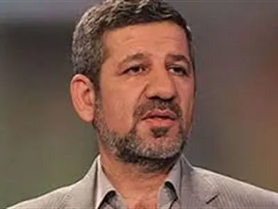 دولت نقشی را در اداره سیاسی کشور برای احزاب قائل باشد