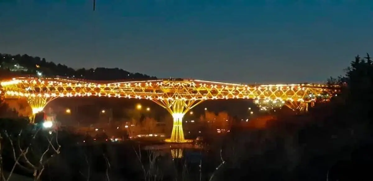 «پل طبیعت» به رنگ طلایی درمی‌آید