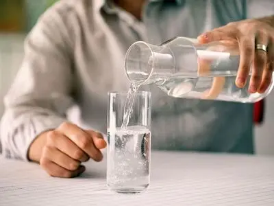 ۷ علتی که سبب تشنگی مکرر می‌شود