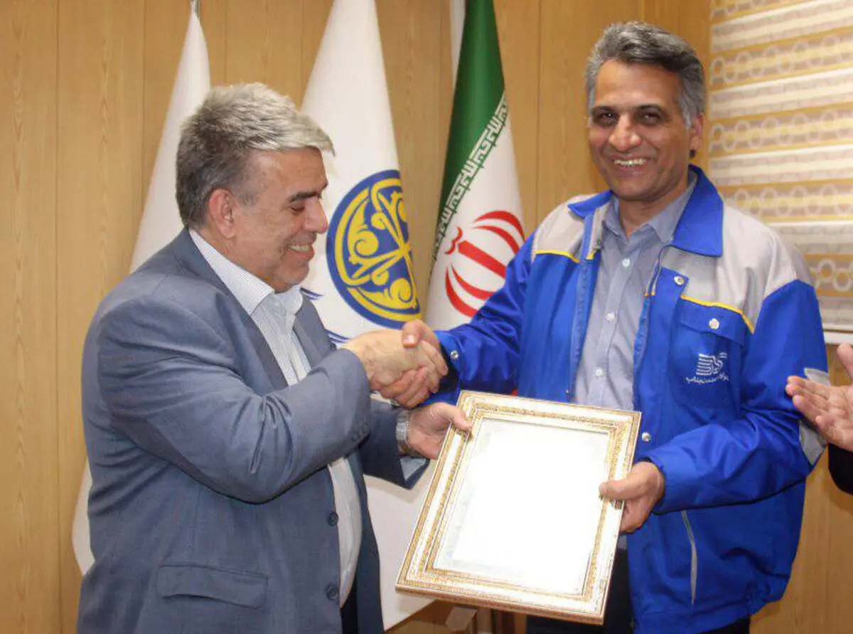 تقدیر دبیر اجرائی خانه کارگر استان از مدیریت مجتمع فولاد صنعت بناب