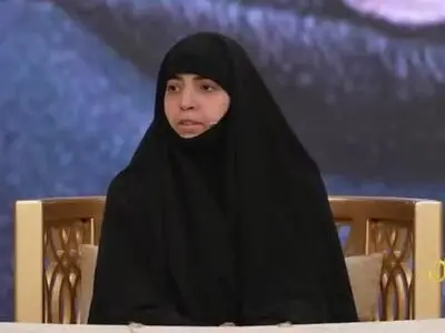 اهدای پرچم گنبد حضرت سیدالشهدا(ع) به دختر شهید سیدحسن نصرالله + فیلم