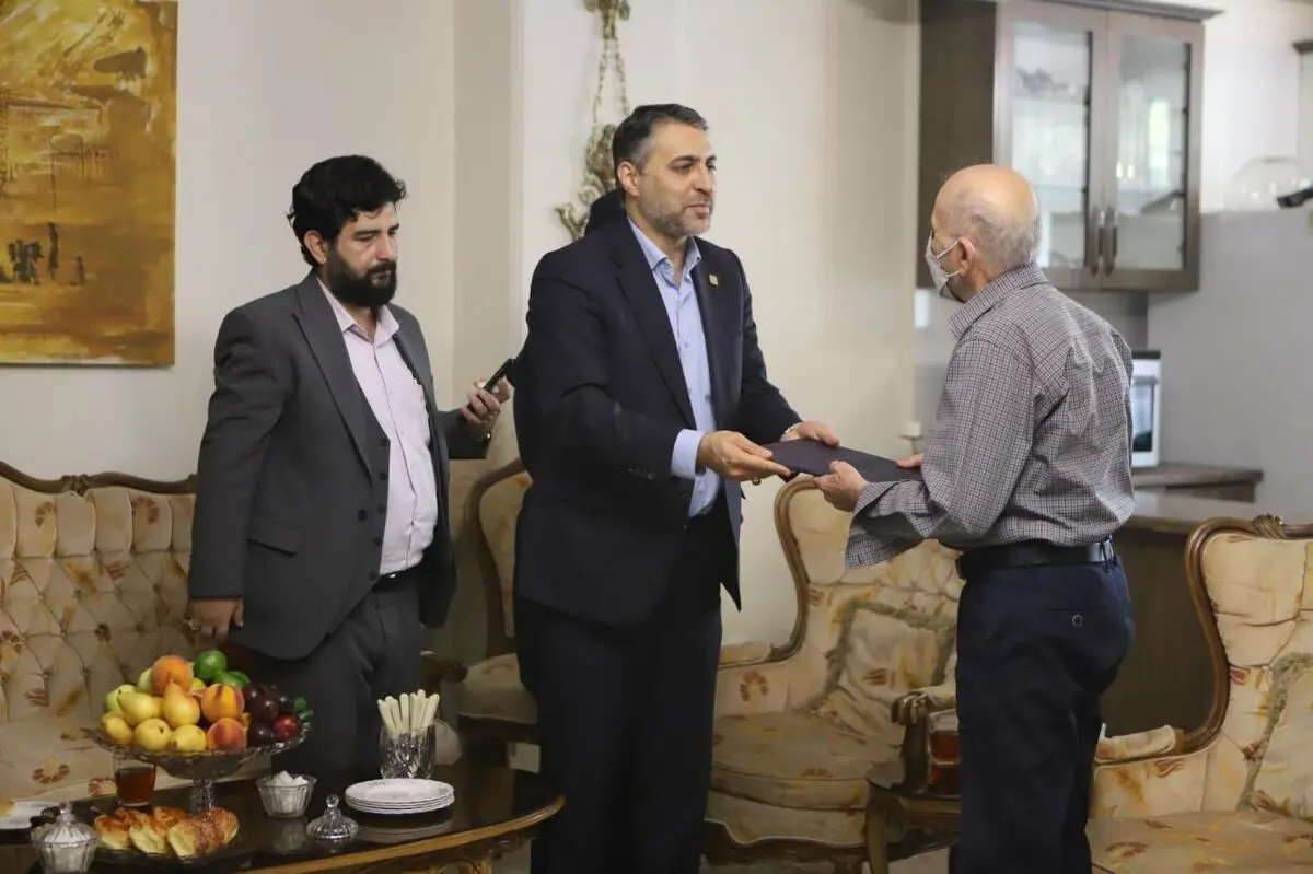 دیدار مدیرعامل صندوق فولاد با جانبازان و خانواده شهدای صندوق