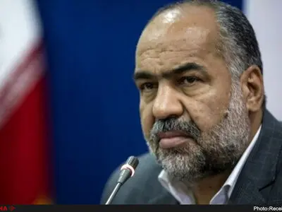 درست نیست که نمایندگان در جلسات غیرعلنی فقط شنونده باشند