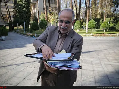 کرباسیان از مجلس کارت زرد گرفت
