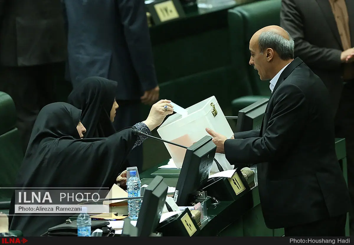 انتخاب سه اصلاح‌طلب و یک اصولگرای معتدل به‌عنوان ناظران مجلس در ساماندهی مرکز سیاسی