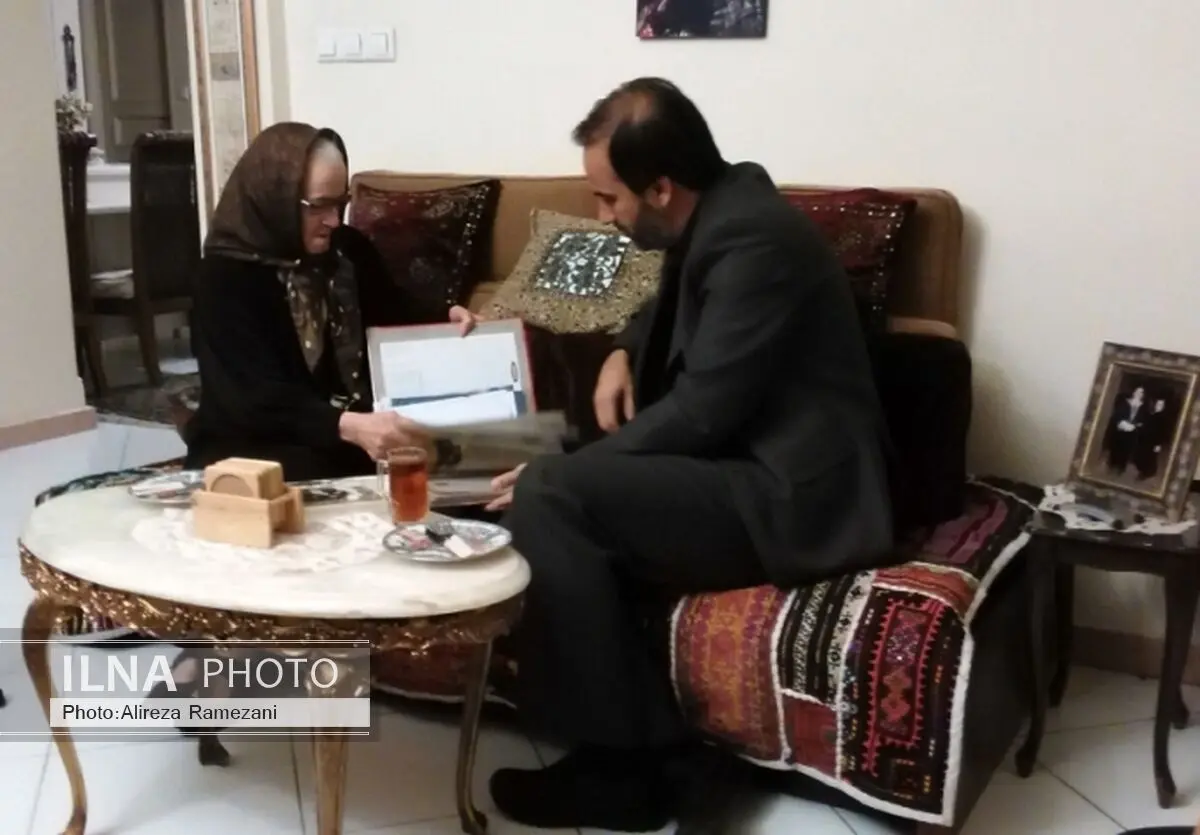 عیادت مدیرکل هنرهای نمایشی از بازیگر پیشکسوت