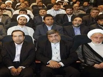 نباید قرآن را ابزار سیاست کرد