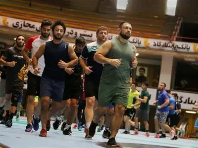 آزادکاران در دانکلوف، فرنگی‌کاران در وهبی امره
