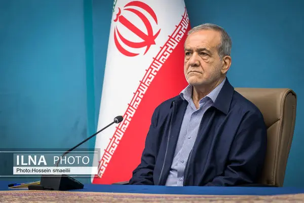 الرئيس بزشكيان يصدر توجيهات للبنك المركزي بتمويل مشاريع الطاقة النظيفة