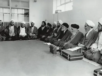 امام خمینی (ره) روز ۱۳ بهمن در مدرسه علوی چه گفت؟