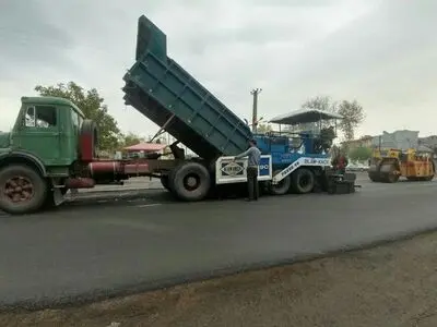 اجرای مرمت مکانیزه و روکش آسفالت جاده لاکان
