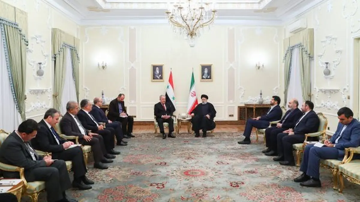 رئیسي في استقبال رئیس الوزراء السوري: لولا المساعدات الأمریکیة لشهدنا انهیار النظام الصهیوني