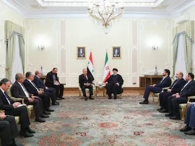 رئیسي في استقبال رئیس الوزراء السوري: لولا المساعدات الأمریکیة لشهدنا انهیار النظام الصهیوني
