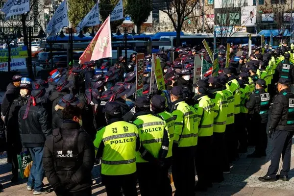 شورای اتحادیه‌های کارگری جهانی نقض حقوق کارگران در کره جنوبی و خودسوزی دو کارگر را محکوم کرد
