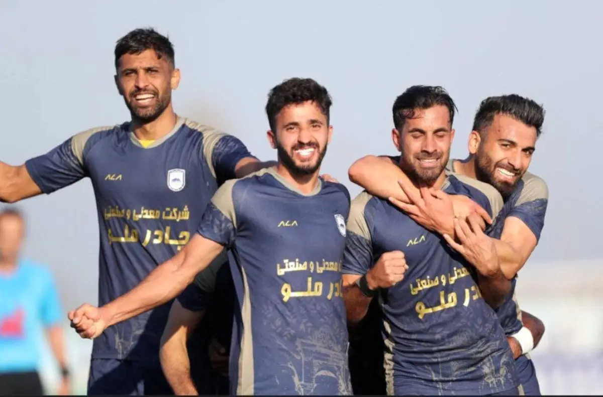 چادرملو و بحران میزبانی؛ شش هفته دور از خانه