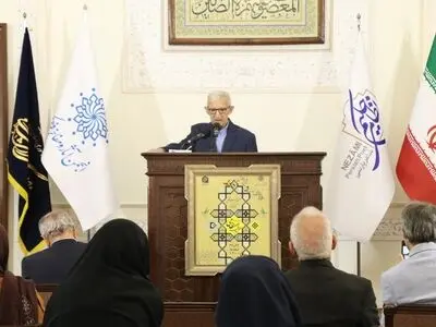 ایرانیان عصاره همۀ آنچه که بیان شد را با «شعر» ظاهر ساختند/ «همه عالم تن است و ایران دل» تعبیر حکیمانه نظامی است/ نظامی جامع دینداری و میهن پرستی است/ «عشق» در شعر نظامی جایگاه ویژه‌ای دارد