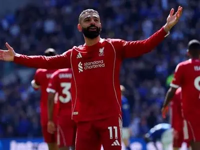 بدرقه باشکوه و دراماتیک فرعون با تونل افتخار لیورپولی‌ها