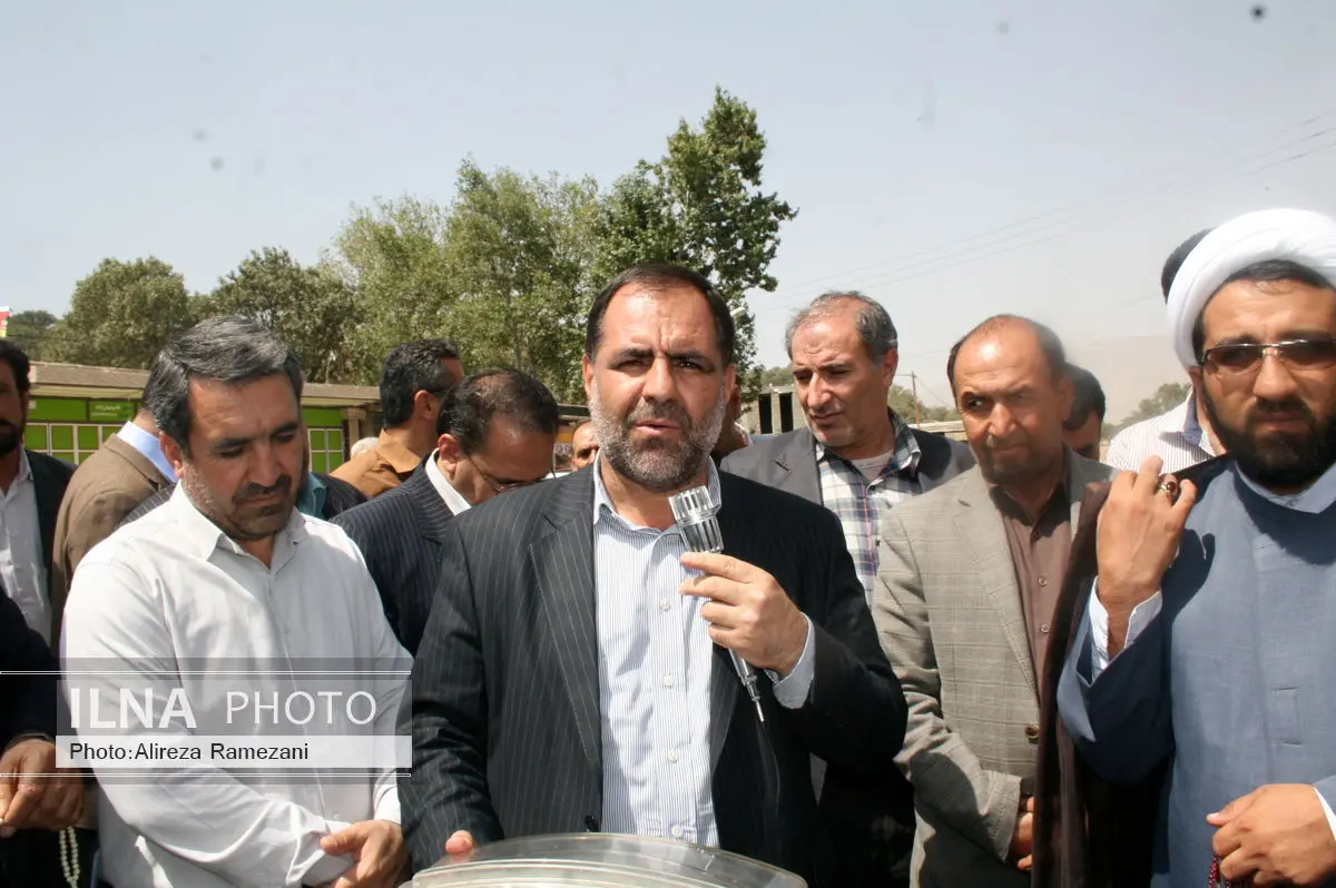 کمک پنج میلیون ریالی نماینده بویراحمد و دنا به دانش آموزان نیازمند لوداب