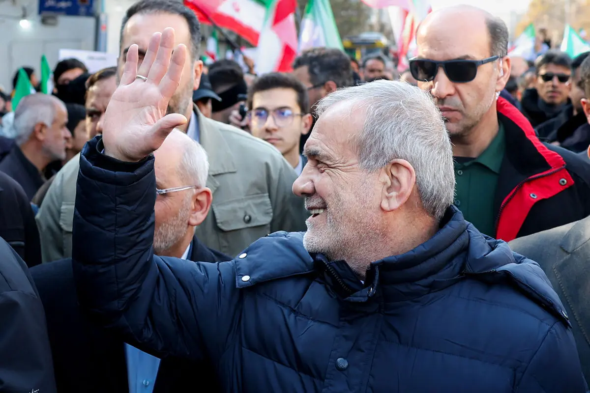 دربرابر عظمت اراده مقتدرانه و حضور با صلابت شما سر تعظیم فرود می‌آورم