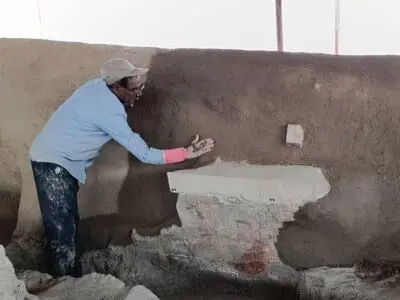 کاهگل‌کشی بر کف و دیواره‌های شهر باستانی گور/ خطر نابودی نقاشی ۱۷۰۰ ساله چقدر جدی است؟ 