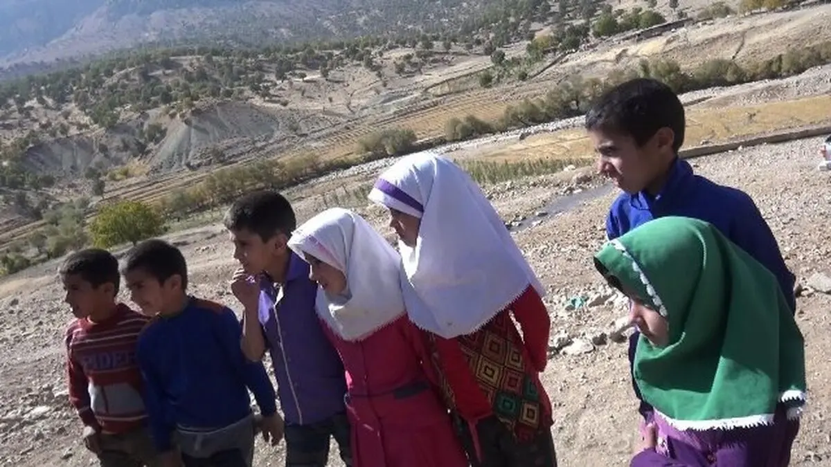 تبدیل مدرسه به انبار علوفه در روستای سر آسیاب کهگیلویه وبویر احمد 