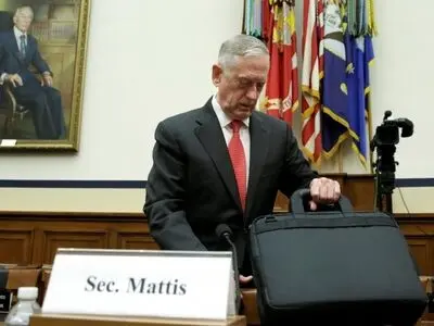 Trump, annoyed by resignation letter, pushes out Mattis early