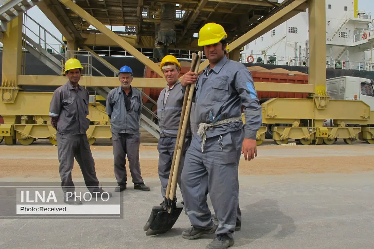 رنج آلودگی‌های شیمیایی و دستمزد پایین بر تن کارگران ماهشهر/ قصه‌ی نماینده کارگری که لب‌ها را دوخت! / با بی‌تدبیری کارگران را به سمت اعتراض هل می‌دهند 