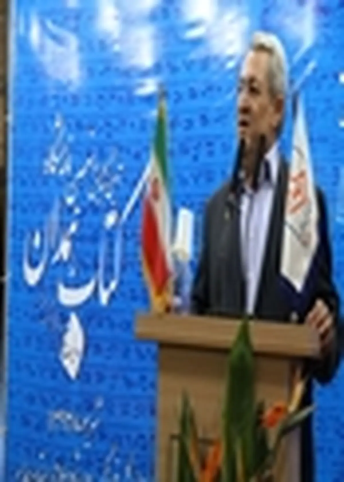 از سرمایه گذارانی که در استان شغل ایجاد کنند، استقبال می‌کنم